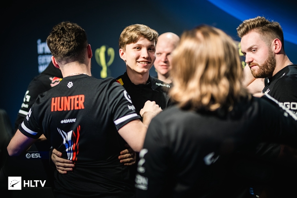 EliGE ： ＂转折点是我们输给了M80＂